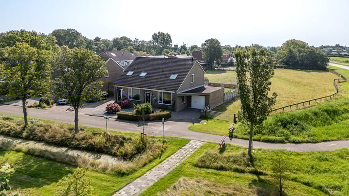 Swaenwerterdyk 7 in Wiuwert foto