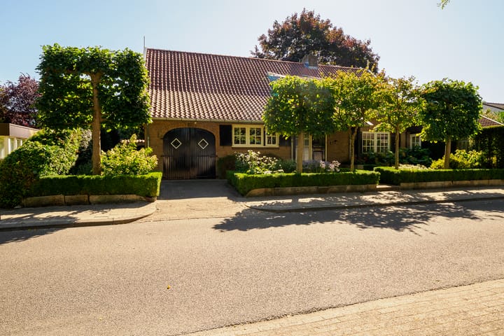 Swammerdamstraat 6 in Hengelo foto