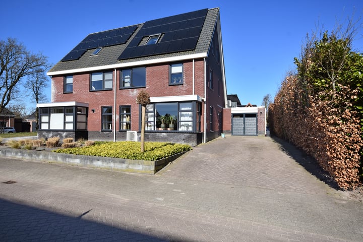 Swanneblom 21 in Burgum foto