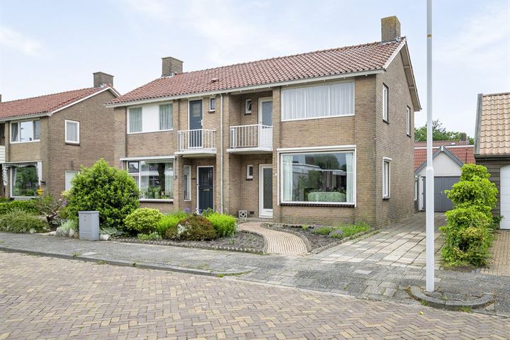 Swanneblom-strjitte 20 in Kootstertille foto