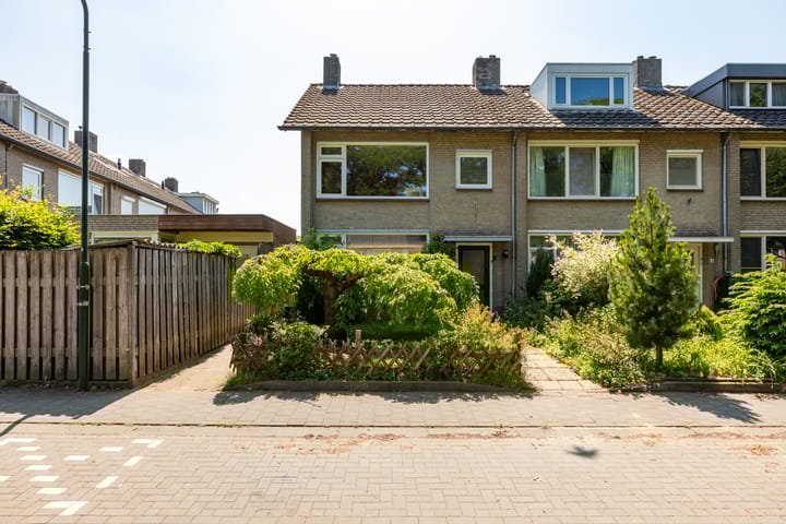 Swidbertstraat 22 in Waalre
