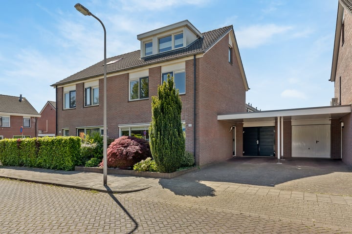 Sybrandstraat 11 in Hengelo foto