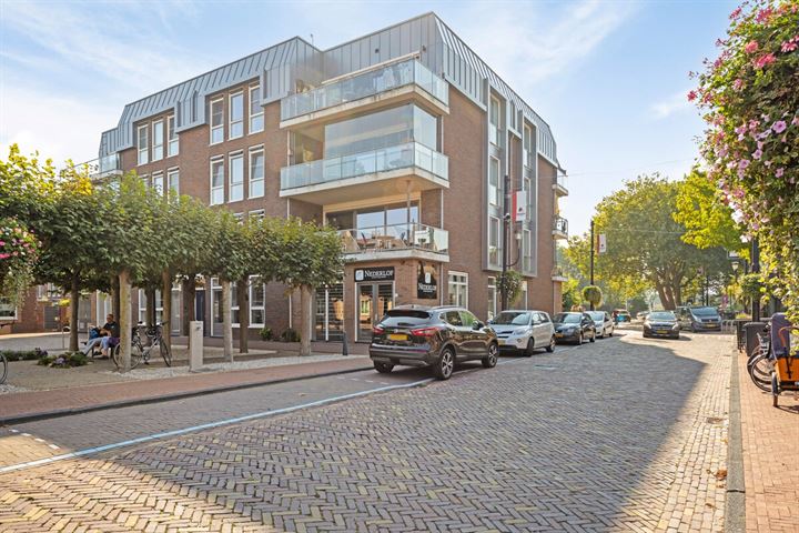 't Raadhuisplein 3 in De Lier foto