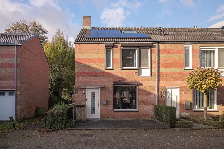 Tacitushof 15 in Maastricht foto