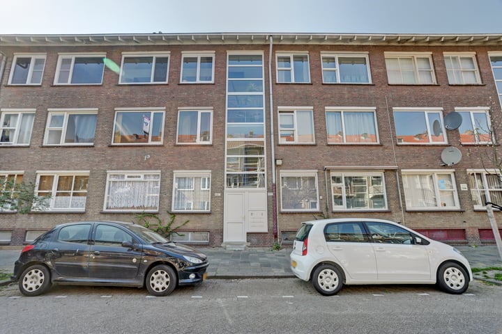 Tapuitstraat 99B in Rotterdam foto