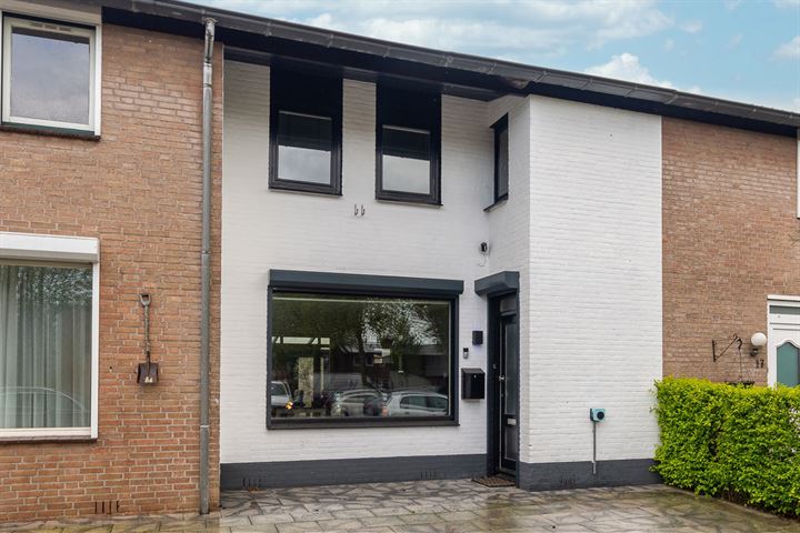 Tarantostraat 15 in Eindhoven foto