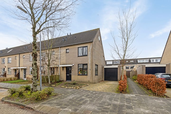 Tarwehullen 94 in Assen foto