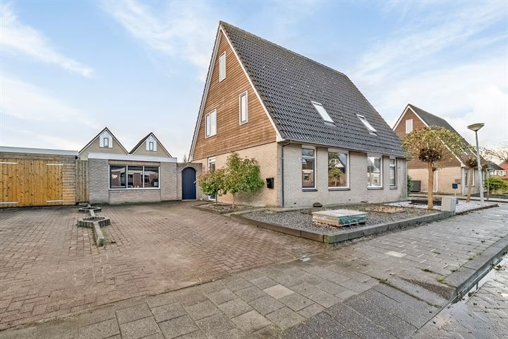 Tarweveld 7 in Delfzijl foto