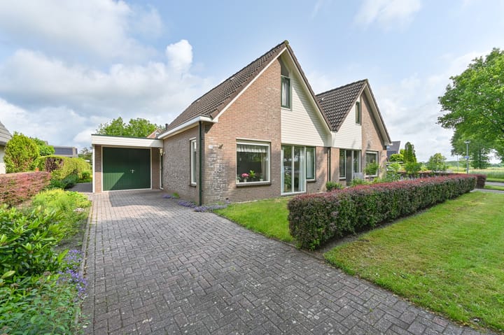 Taxuslaan 25 in Exloo