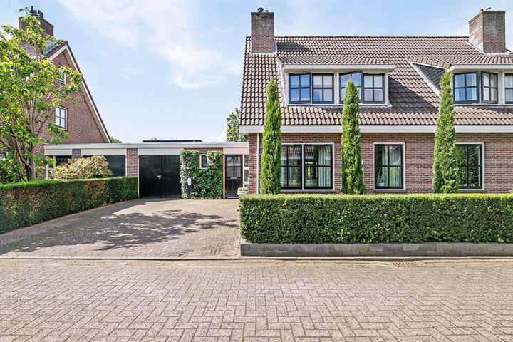 Taxuslaan 4 in Veenendaal foto