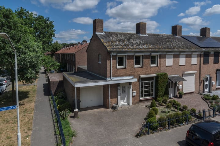 Telexstraat 1 in Roosendaal