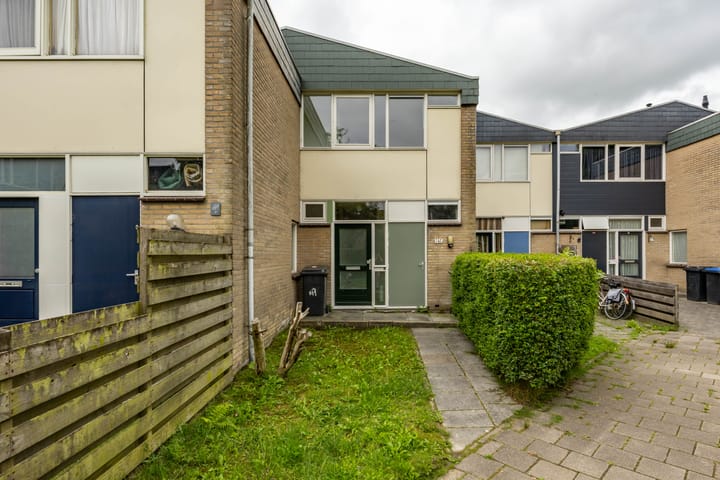 Ten Oeverlaan 89 in Groningen foto