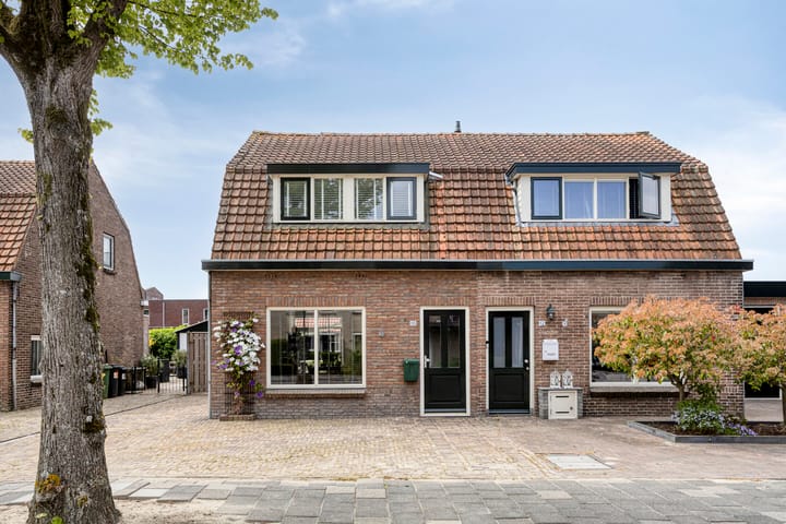 Ter Veenlaan 10 in Hoofddorp foto