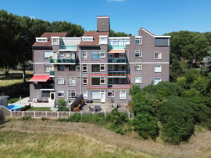 Terpmeent 49 in Almere foto