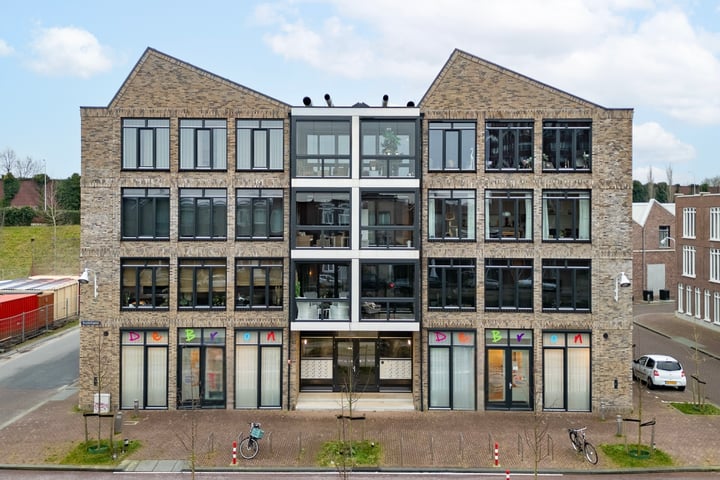 Terschellingkade 276 in Amersfoort foto
