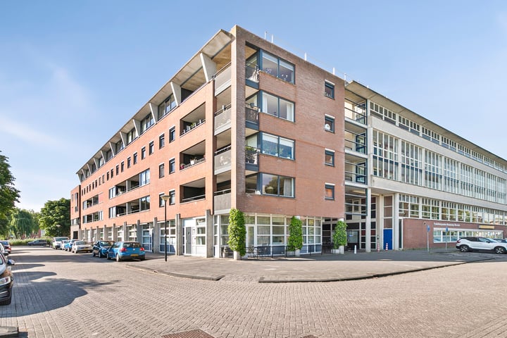 Terschellingkade 2A in Woerden foto