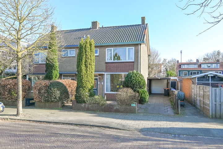 Tesselschadeplantsoen 4 in Driehuis NH foto
