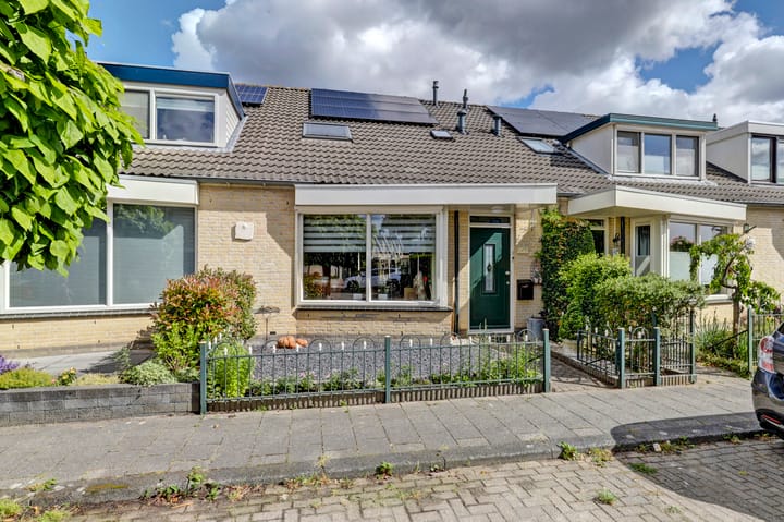 Foto van woning Theo Mann-Bouwmeesterstraat 27, Spijkenisse