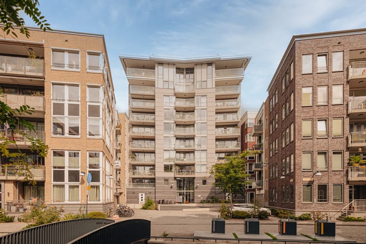 Theo van Doesburghof 114 in Diemen