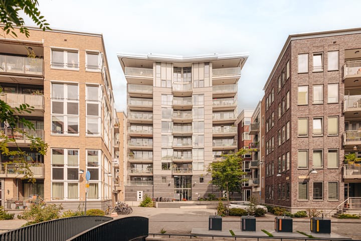 Theo van Doesburghof 96 in Diemen foto