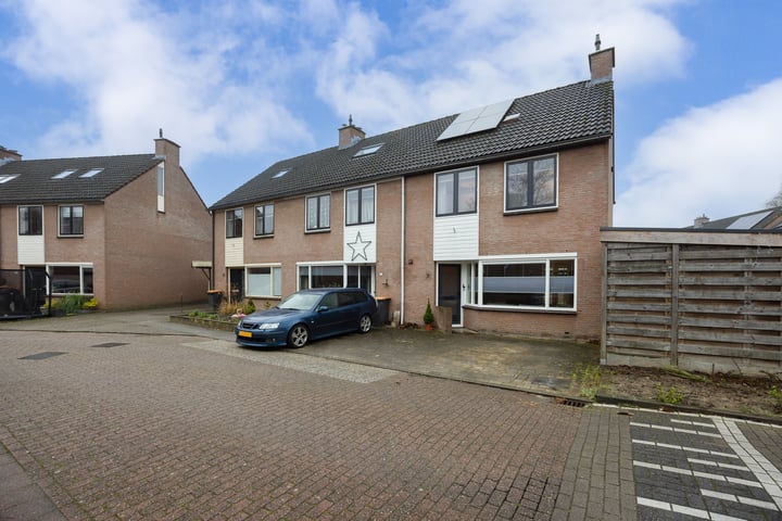 Theodora Versteeghstraat 85 in Hengelo foto