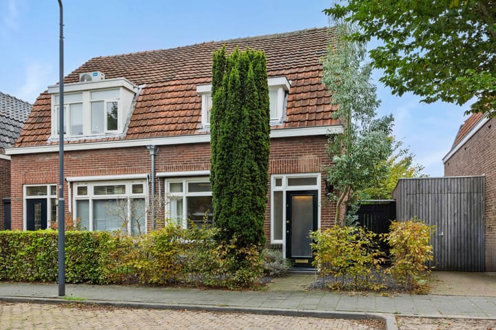 Theresialaan 103 in Vught foto