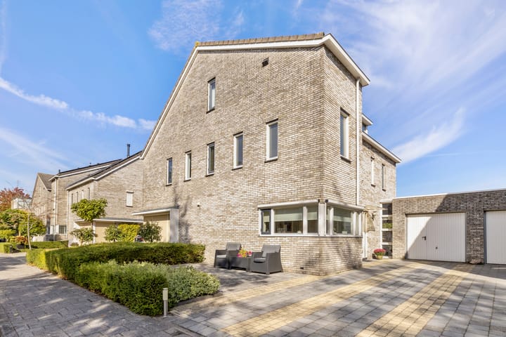 Thomas Moresingel 11 in Huizen