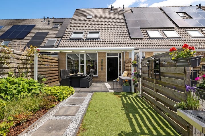 Tichelkampen 30 in Assen foto