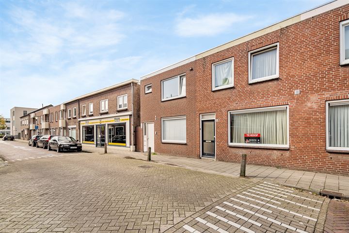 Tiendstraat 45 in Helmond foto