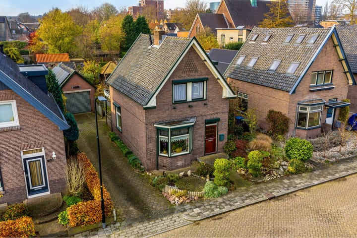 Tienwoningenweg 18 in Apeldoorn