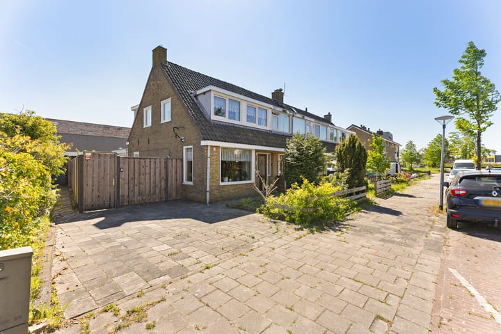 Tijnjedijk 72 in Leeuwarden foto