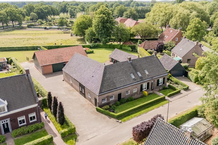 Tinnen Pot 6 in Lage Mierde foto