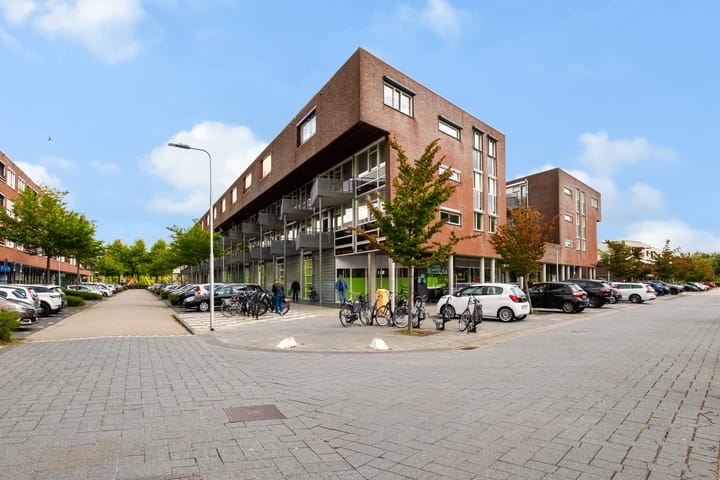 Tiranastraat 76 in IJsselstein foto
