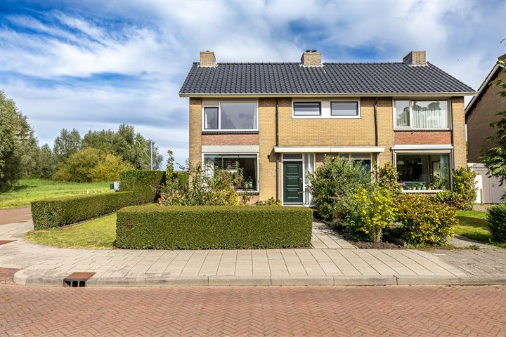 Titanstraat 7 in Delfzijl foto