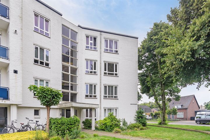 Titus Brandsmaplein 58 in Oss foto