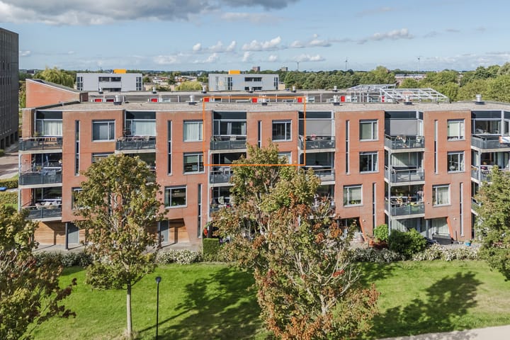 Tjaarlingermeer 182 in Heerhugowaard foto