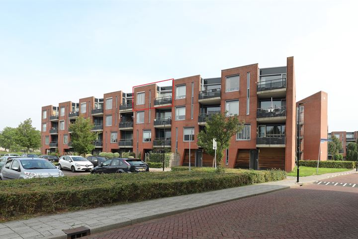 Tjaarlingermeer 198 in Heerhugowaard foto