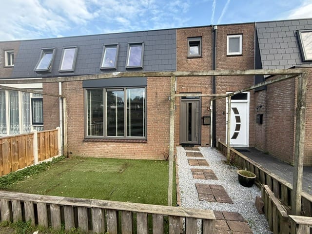 Tjalk 28 6 in Lelystad foto