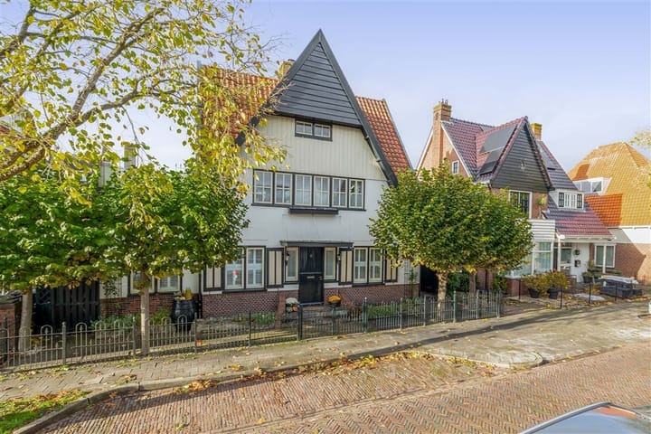 Tjark Jans Giezenstraat 4 in Veendam foto