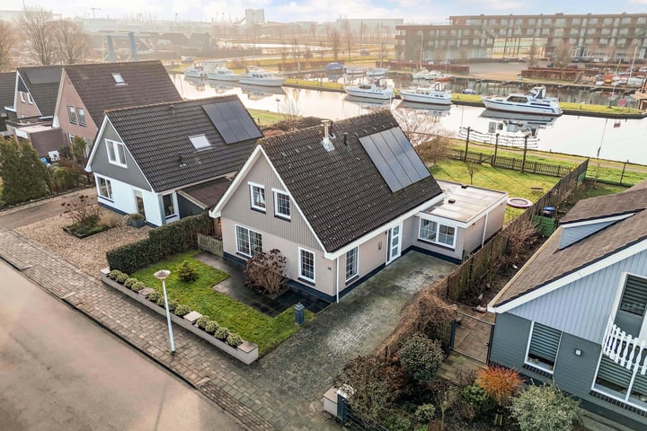 Tjeukemeerstraat 25 in Lemmer foto