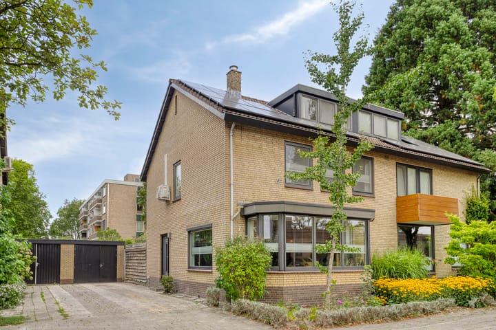 Toernooistraat 7 in Enschede foto
