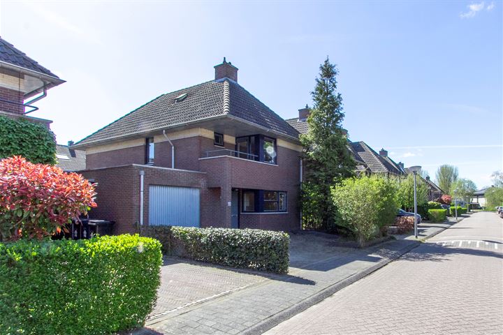Toernooiveld 46 in Almere foto