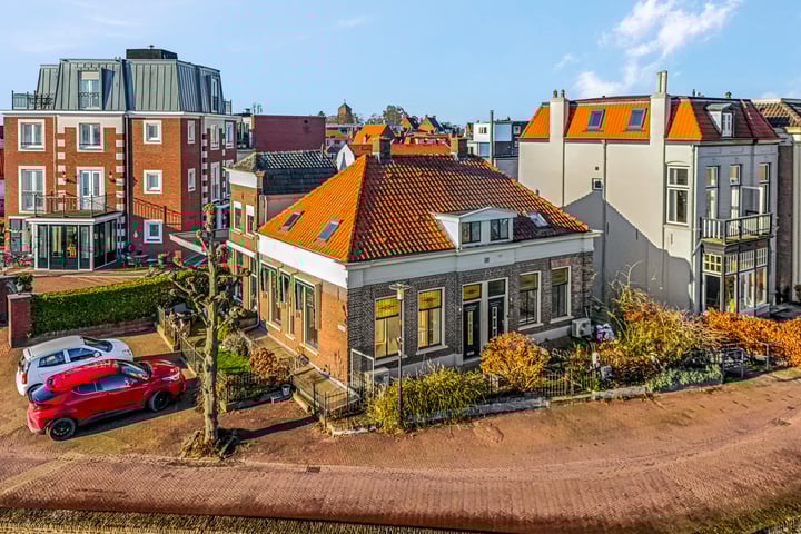 Tolhuiswal 27 in Tiel foto