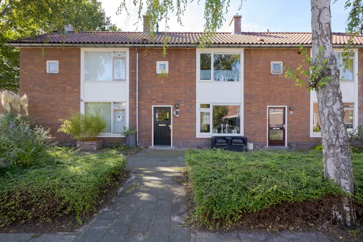 Tolstraat 18 in Voorschoten