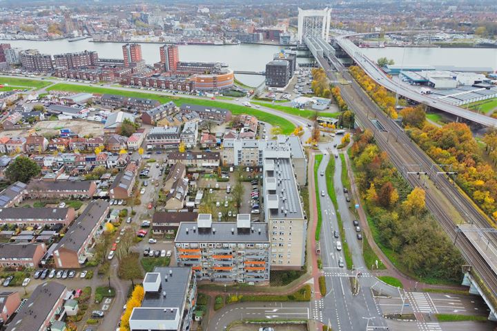 Tomatenplein 169 in Zwijndrecht foto
