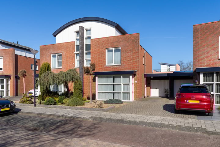 Toon Hermansplein 10 in Waalwijk foto