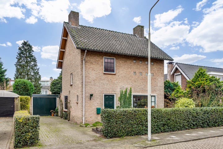 Torenstraat 6 in Vlijmen foto