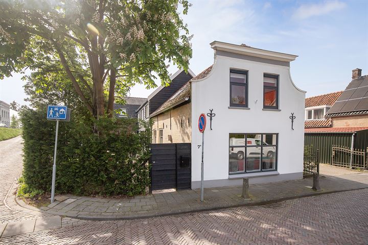 Torenstraat 7a in Numansdorp foto