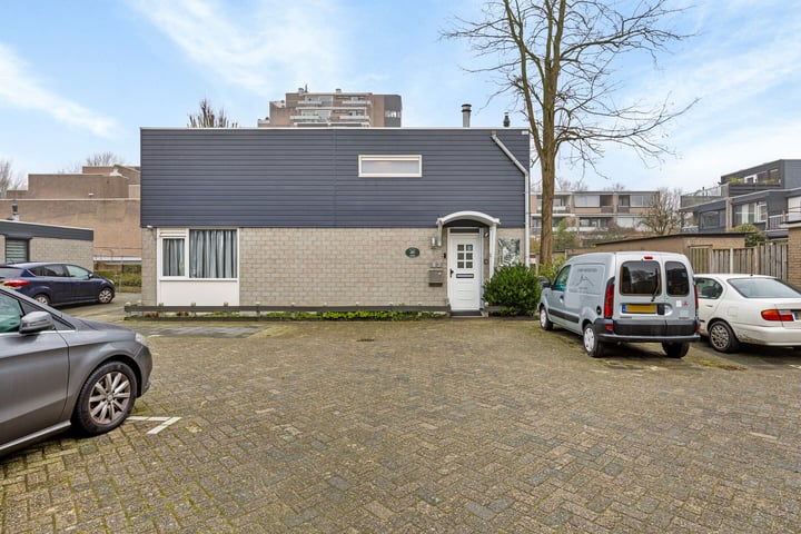 Toutenburg 83 in Dordrecht foto