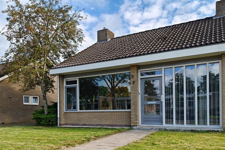 Toutenburgstraat 7 in Burum foto